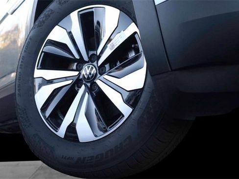 New 2026 Volkswagen Atlas Cross Sport SE image 3