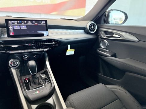 Used 2024 Alfa Romeo Tonale Ti image 40