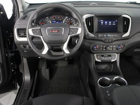 Used 2023 GMC Terrain SLE w/ Driver Convenience Package image 11