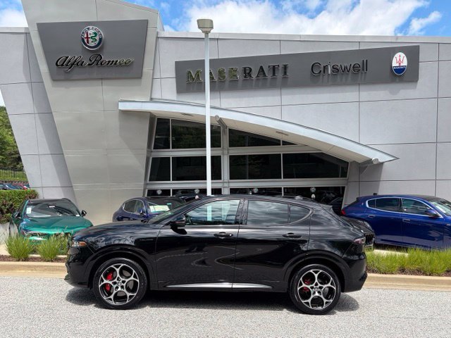 Used 2025 Alfa Romeo Tonale w/ Premium Package AWD/4WD image 8