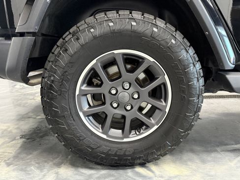 Used 2021 Jeep Wrangler Unlimited Sahara image 29