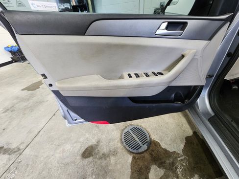Used 2017 Hyundai Sonata SE FWD image 16