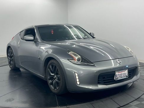 Used 2020 Nissan 370Z Base image 2
