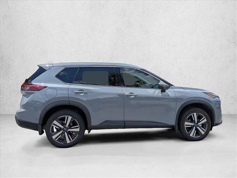Used 2024 Nissan Rogue SL w/ SL Premium Package FWD image 4