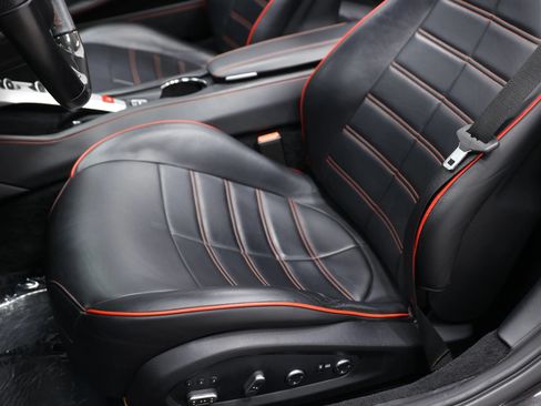 Used 2017 Ferrari California T RWD image 25
