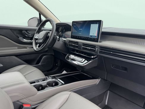 New 2026 Lincoln Corsair Premiere AWD/4WD image 22