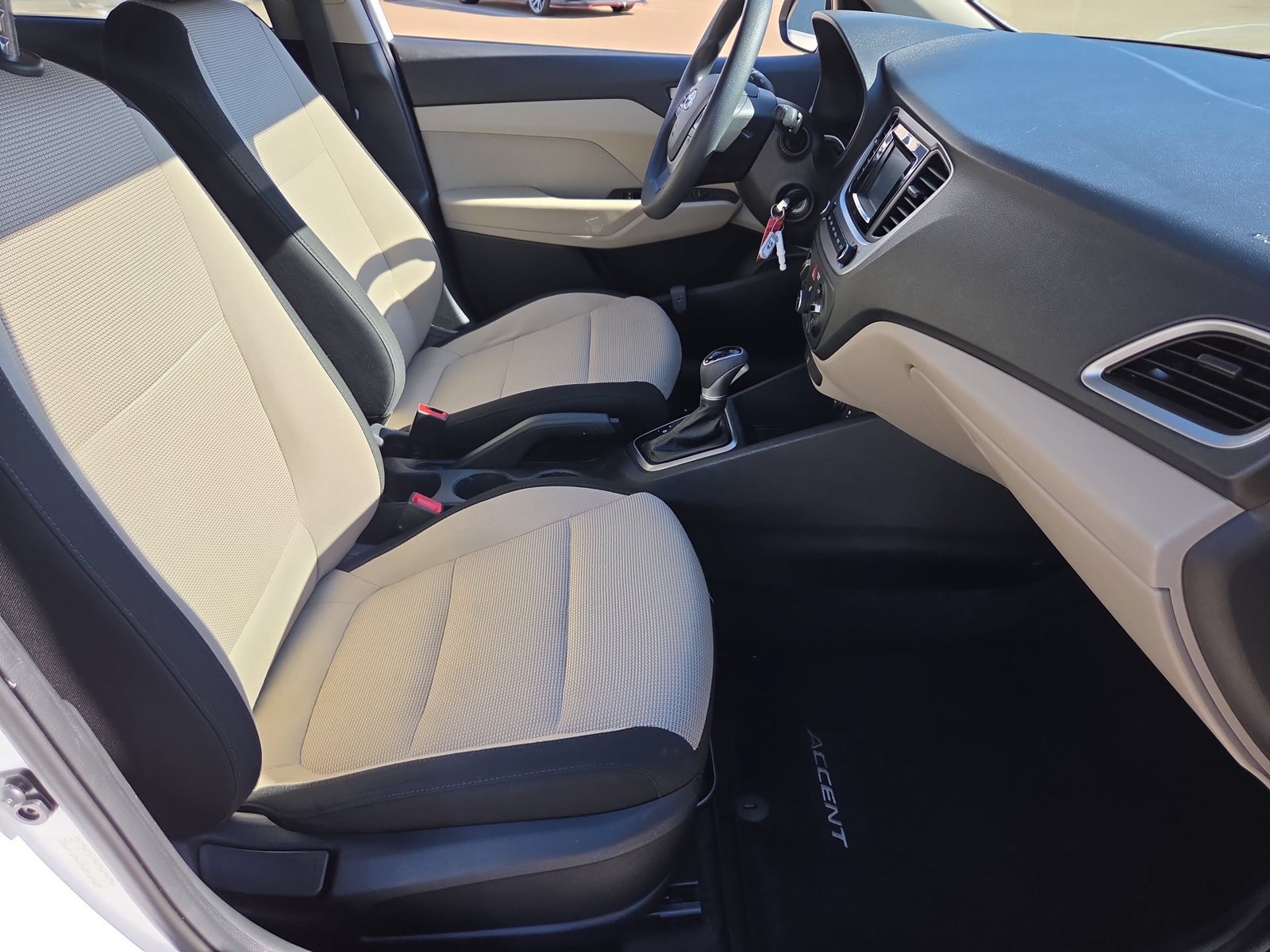 Used 2020 Hyundai Accent SE w/ Cargo Package FWD image 25