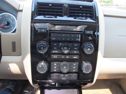 Used 2010 Ford Escape Limited FWD image 38