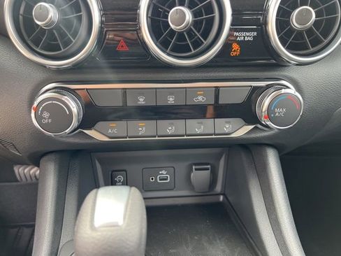 Used 2025 Nissan Sentra S FWD image 15