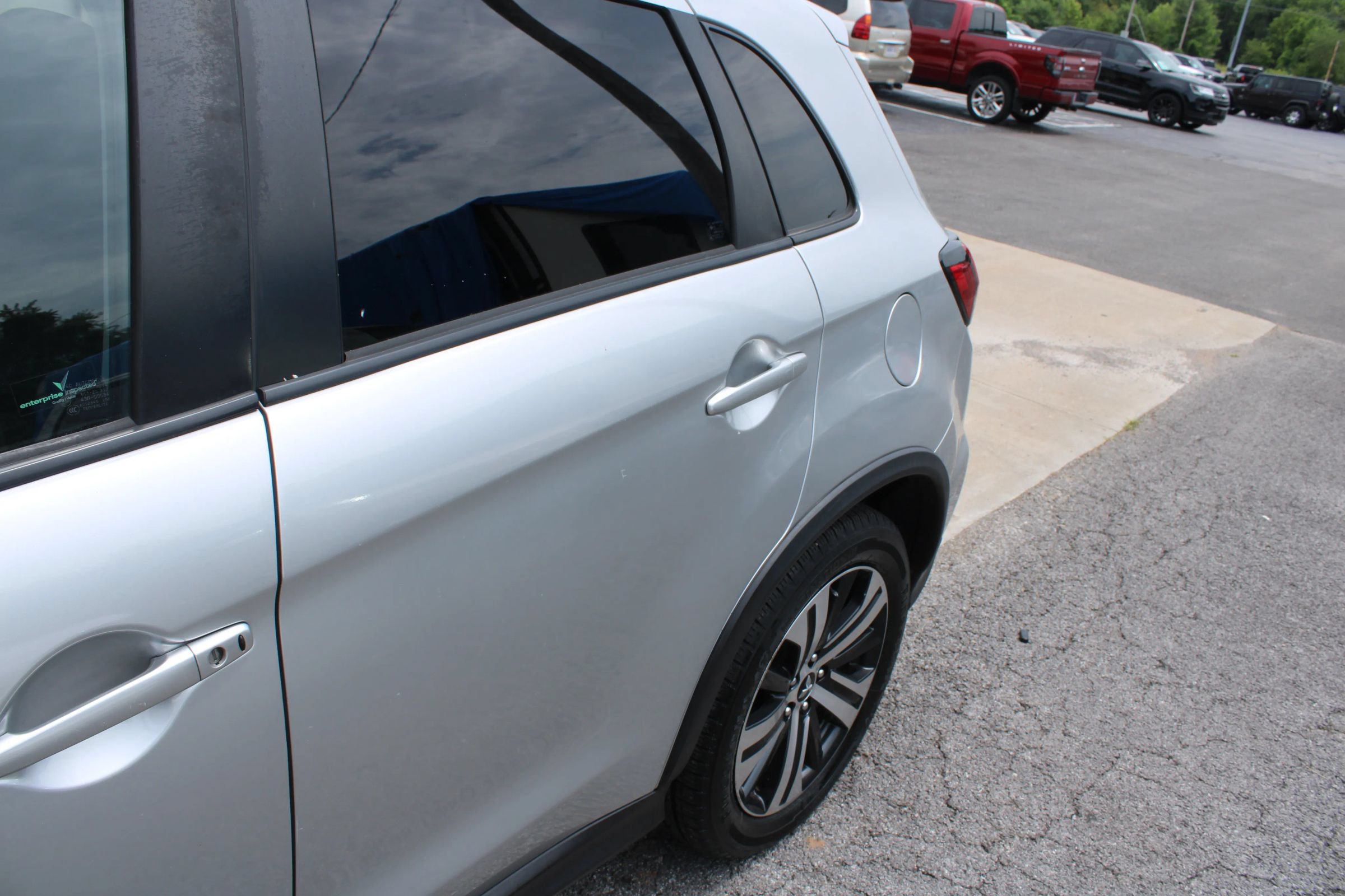 Used 2020 Mitsubishi Outlander Sport SE FWD image 4