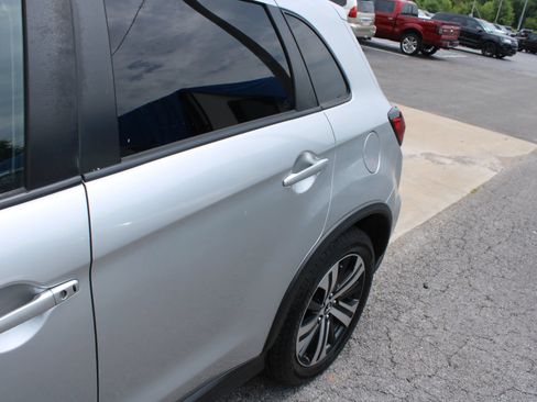 Used 2020 Mitsubishi Outlander Sport SE FWD image 4
