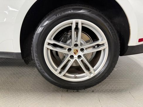 Used 2023 Porsche Macan image 7