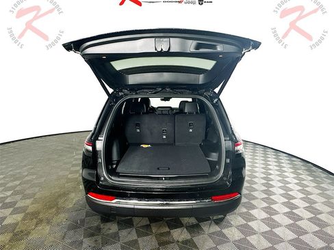 New 2025 Jeep Grand Cherokee Limited image 16