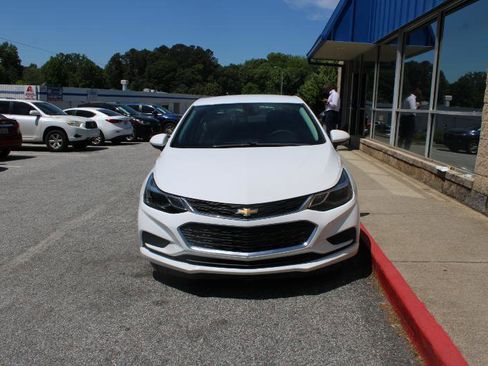 Used 2016 Chevrolet Cruze LT w/ Convenience Package FWD image 2