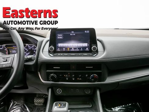 Used 2023 Nissan Rogue S AWD/4WD image 12