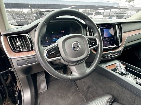 Used 2023 Volvo XC60 B5 Ultimate image 12