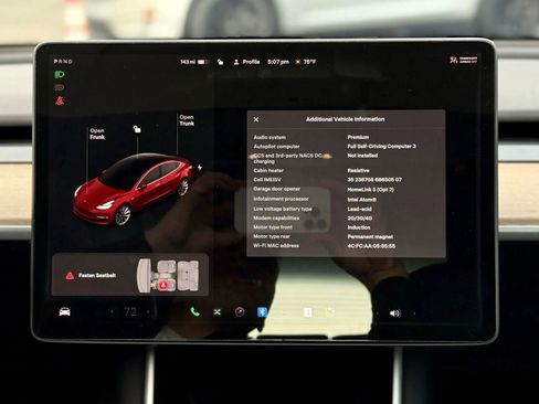 Used 2018 Tesla Model 3 Performance image 16