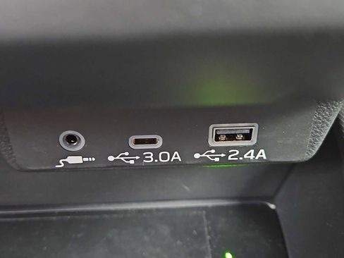 Used 2025 Subaru Forester Limited image 31