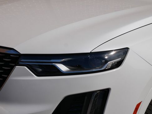 Used 2022 Cadillac XT6 Premium Luxury w/ Technology Package image 5