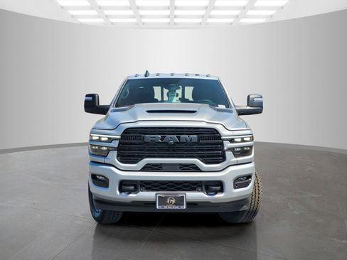 New 2026 RAM 2500 Laramie AWD/4WD image 2