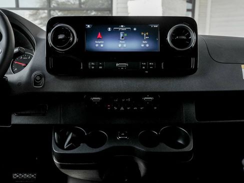 New 2025 Mercedes-Benz Sprinter 2500 image 18