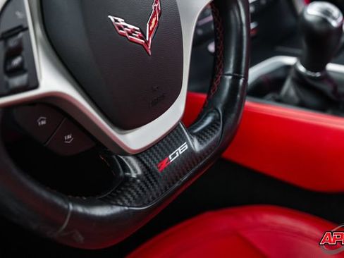 Used 2015 Chevrolet Corvette Z06 w/ 3LZ Preferred Equipment Group RWD image 59