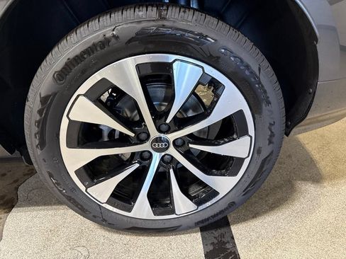 New 2026 Audi Q3 quattro 2.0T AWD/4WD image 11