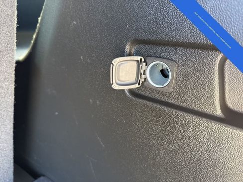 Used 2023 GMC Acadia SLT image 19