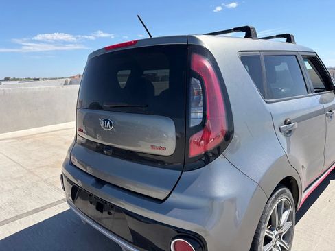 Used 2019 Kia Soul ! FWD image 4