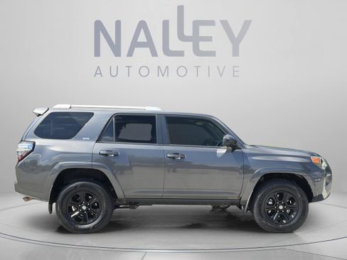 Used 2016 Toyota 4Runner SR5 AWD/4WD image 5
