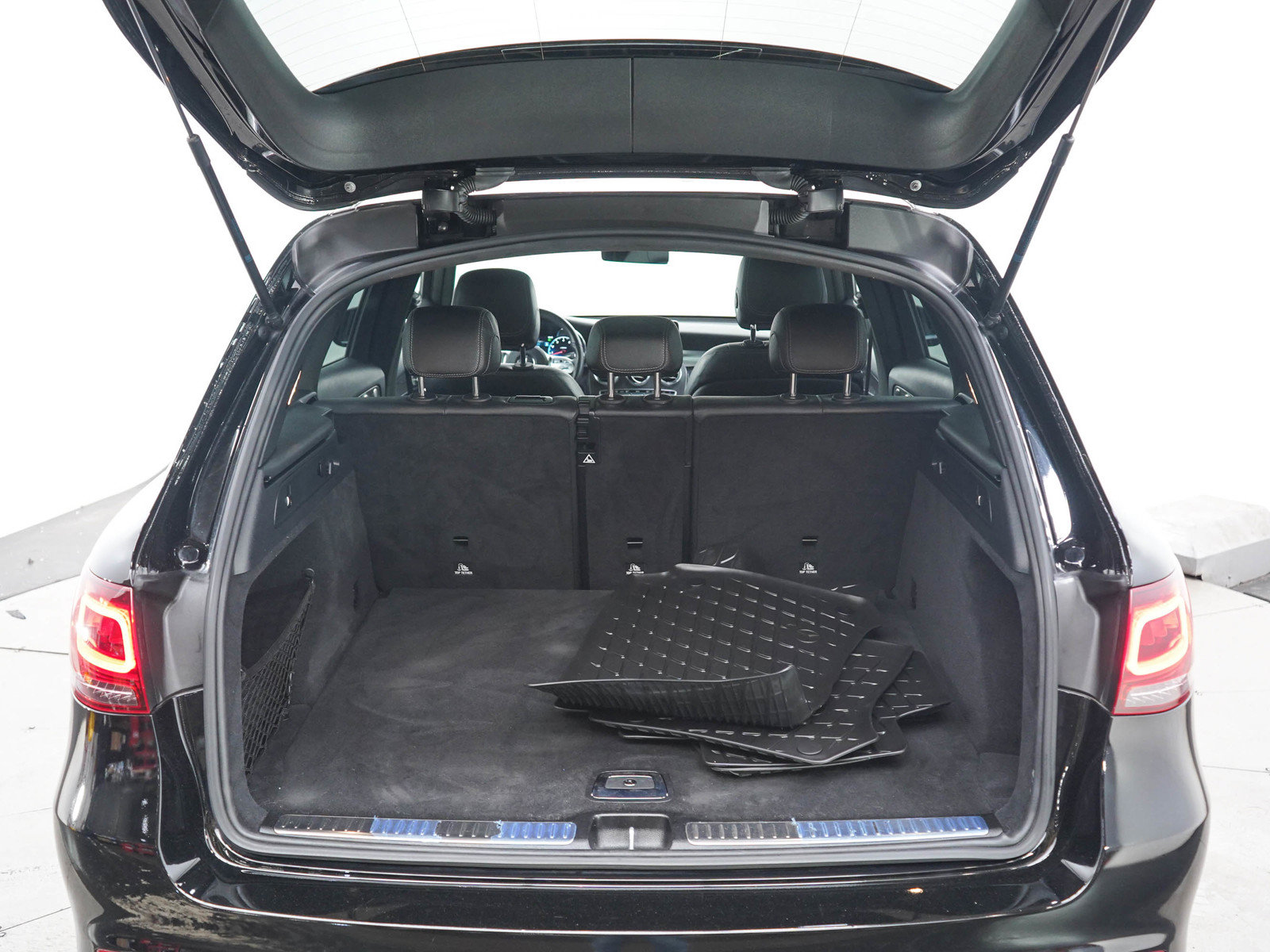 Used 2021 Mercedes-Benz GLC 300 4MATIC image 16