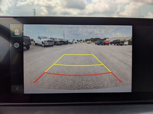 Used 2025 Kia Sorento S w/ Panoramic Sunroof Package FWD image 23