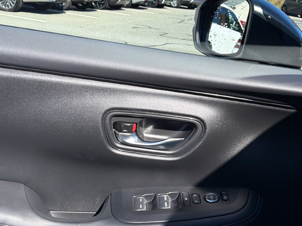 Used 2024 Honda HR-V EX-L image 12