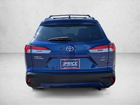 Used 2022 Toyota Corolla Cross LE AWD/4WD image 7