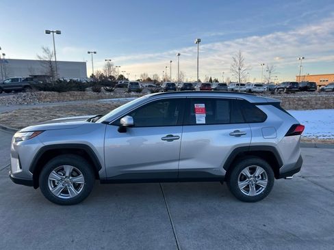 Used 2025 Toyota RAV4 XLE image 32