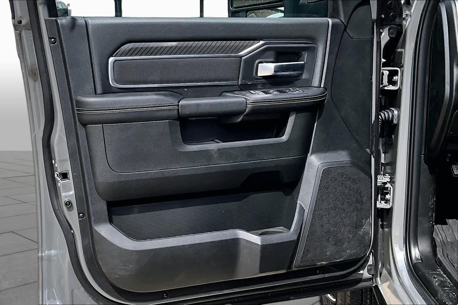 New 2027 RAM 3500 Big Horn AWD/4WD image 10
