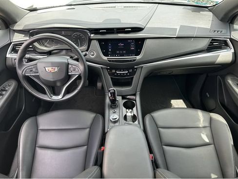 Certified 2024 Cadillac XT6 Luxury AWD/4WD image 7