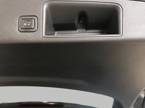 Used 2019 GMC Terrain Denali w/ GMC Pro Grade Package AWD/4WD image 19