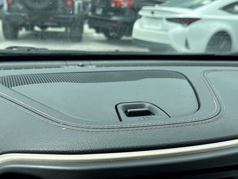 Used 2018 Jeep Cherokee Latitude w/ Cold Weather Group FWD image 29