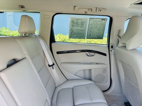 Used 2016 Volvo XC70 T5 Platinum w/ Protection Package image 12