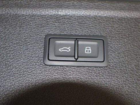 Used 2023 Audi SQ5 Premium Plus w/ Premium Plus Package AWD/4WD image 7