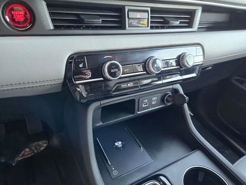 Used 2025 Honda Pilot EX-L image 22