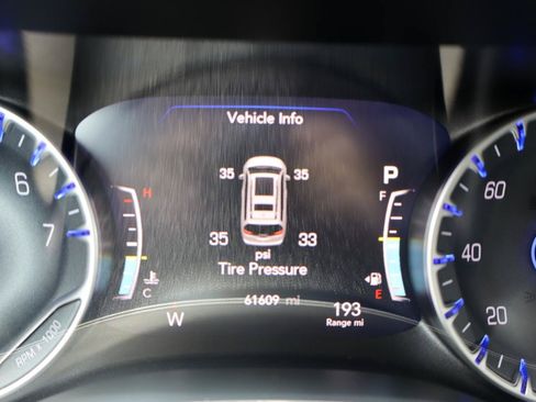 Used 2023 Chrysler Pacifica Touring-L FWD image 15