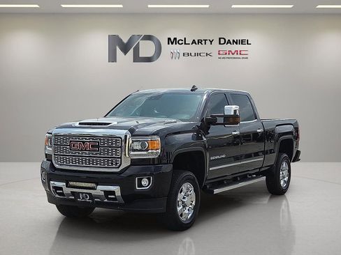 Used 2018 GMC Sierra 3500 Denali w/ Duramax Plus Package AWD/4WD image 2