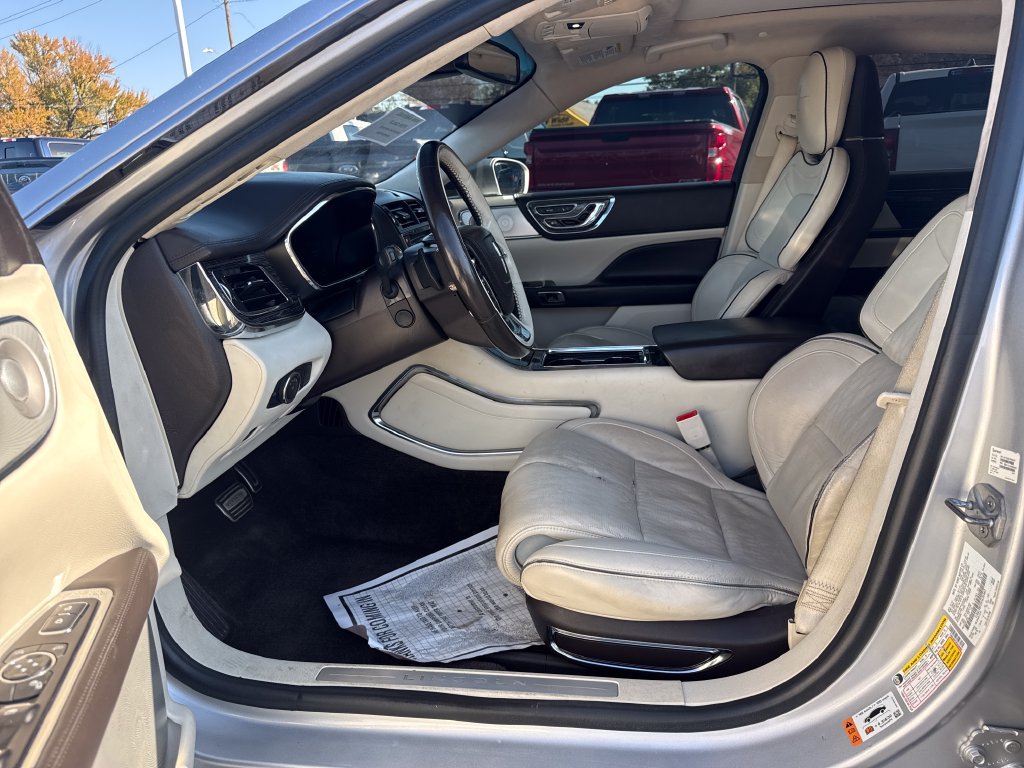 Used 2017 Lincoln Continental Black Label w/ Technology Package AWD/4WD image 19