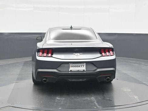 Used 2025 Ford Mustang Coupe RWD image 14