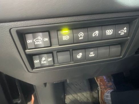 Used 2022 Toyota Tundra Platinum w/ Advanced Package AWD/4WD image 16