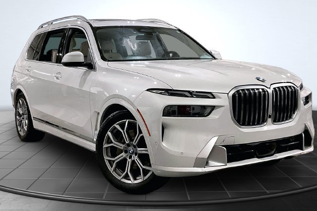 Used 2024 BMW X7 xDrive40i w/ Premium Package AWD/4WD image 14