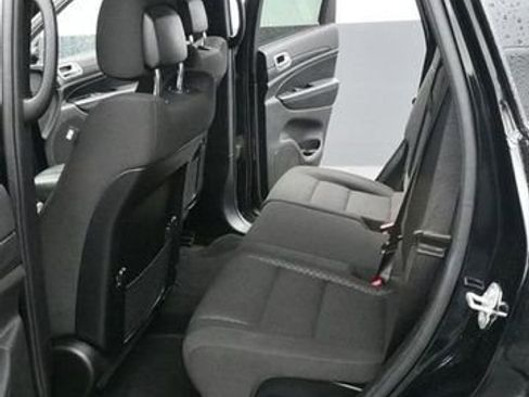 Used 2021 Jeep Grand Cherokee Laredo image 9