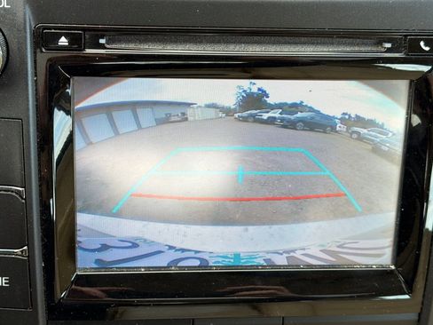 Used 2015 Toyota Camry XLE w/ Moonroof Package image 10